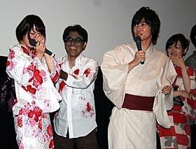 ゾンビの登場に驚く神木隆之介と橋本愛「桐島、部活やめるってよ」