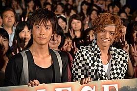 舞台挨拶に立った渡部秀と三浦涼介「PIECE 記憶の欠片」