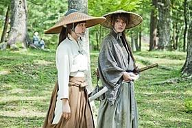 佐藤健&武井咲が「かんだ!」「るろうに剣心」
