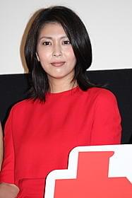 「夢売るふたり」初日挨拶に立った松たか子「夢売るふたり」