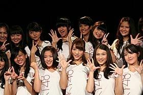 JKT48メンバーと高城亜樹、仲川遥香