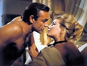 「007 ロシアより愛をこめて」(写真) も日高晤郎の吹き替え版が収録「007 慰めの報酬」