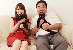 夫婦役で共演する塚地武雅と安めぐみ「くろねこルーシー」