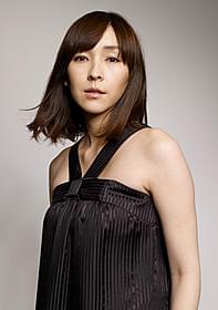 安田章大とダブル主演を務める麻生久美子「ばしゃ馬さんとビッグマウス」