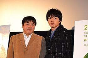 舞台挨拶に立った青柳翔と錦織良成監督「渾身 KON-SHIN」