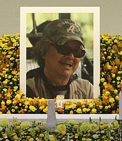 10月17日に死去した若松孝二監督の遺影「千年の愉楽」