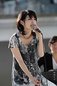 現役女子高生シンガー・ソングライターの家入レオ「サブリナ」