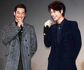 親友同士のAKIRAと綾野剛「ワーキング・ホリデー」