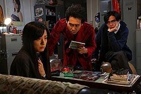 「探偵はBARにいる2」でヒロインを演じる 尾野真千子と主演の大泉洋、松田龍平「探偵はBARにいる」