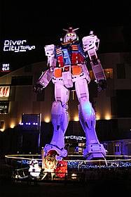 クリスマス仕様でさらに出来るようになったな、ガンダム!