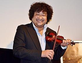 イベントに駆けつけた葉加瀬太郎氏「命をつなぐバイオリン」