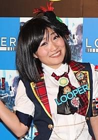 あっちゃんにラブコールをおくったキンタロー。「LOOPER ルーパー」