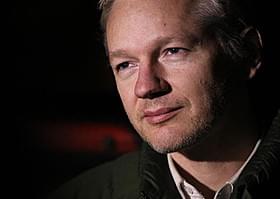 ウィキリークス創始者ジュリアン・アサンジ氏「ドリームガールズ」