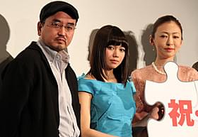 「脳男」初日挨拶に登壇した(左から) 瀧本智行監督、二階堂ふみ、松雪泰子「脳男」