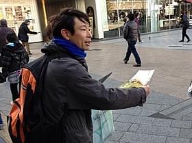 秋葉原の駅前で宣伝を行った俳優の水澤紳吾「ぼっちゃん」