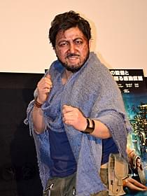 特殊メイクで登場したスギちゃん「クラウド アトラス」