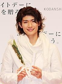 “美白”ホワイトデーをPRした三浦春馬