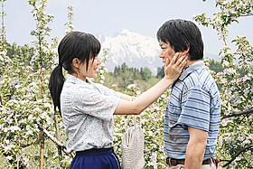 感動作の予告編が完成「奇跡のリンゴ」