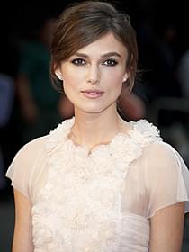 ココ・シャネルに扮するキーラ・ナイトレイ