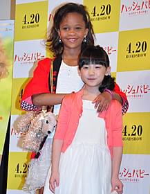 対面したクワベンジャネ・ウォレスちゃんと芦田愛菜ちゃん「ハッシュパピー バスタブ島の少女」