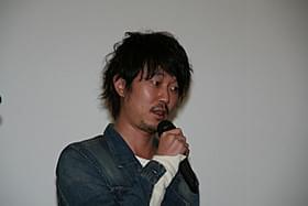 トークショーに出席した新井浩文「ぼっちゃん」