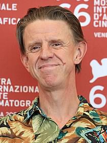アレックス・コックス「スターシップ・トゥルーパーズ」