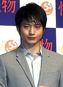 心に闇を持つ研究者を演じる向井理「セブン」