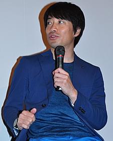 被災地でサッカーを教える中西哲生「ガレキとラジオ」
