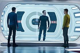 「スター・トレック イントゥ・ダークネス」の一場面「スター・トレック」