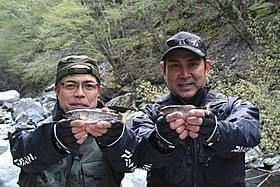 釣り対決を行った田中要次と宇梶剛士