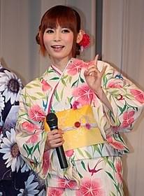 浴衣姿で登壇した中川翔子「劇場版ポケットモンスター ベストウイッシュ 神速(しんそく)のゲノセクト ミュウツー覚醒」
