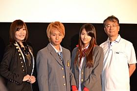 舞台挨拶に立った須賀健太、竹富聖花ら「悪の教典」