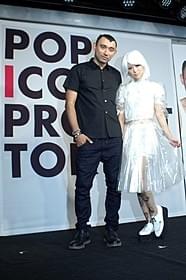 ニコラ・フォルミケッティ氏と鈴木奈々