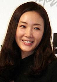 主人公の家政婦役を演じるチェ・ジウ