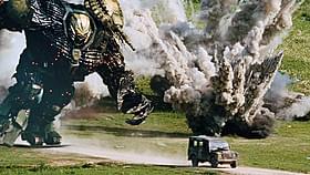 現実に起こった戦争を舞台にロボットアクションが展開!「オーガストウォーズ」