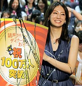 舞台挨拶に立った北川景子「映画 謎解きはディナーのあとで」