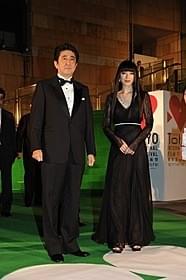 安倍晋三首相とフェスティバルミューズを務めた栗山千明「キャプテン・フィリップス」