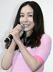 初日舞台挨拶に登壇した麻生久美子「ばしゃ馬さんとビッグマウス」