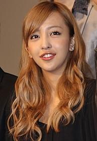 舞台挨拶に登壇した板野友美「劇場版 BAD BOYS J 最後に守るもの」