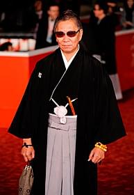 ローマ国際映画祭でレッドカーペット を堂々と歩く「土竜の唄」の三池崇史監督「土竜の唄 潜入捜査官 REIJI」