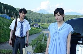 「白ゆき姫殺人事件」に主演する井上真央と共演の綾野剛「白ゆき姫殺人事件」