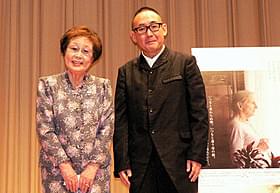 トークショーに出席した海老名香葉子と林家正蔵「母の身終い」