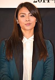 製作会見に出席した秋元才加「マンゴーと赤い車椅子」