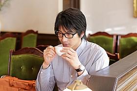 初恋を引きずる小説家役を演じた向井理「百瀬、こっちを向いて。」