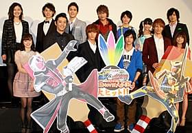 「仮面ライダー×仮面ライダー 鎧武(ガイム) &ウィザード 天下分け目の戦国MOVIE大合戦」 初日挨拶に立った白石隼也、佐野岳、奥仲麻琴ら「仮面ライダー×仮面ライダー 鎧武(ガイム)&ウィザード 天下分け目の戦国MOVIE大合戦」