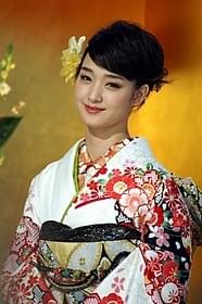 ドラマでダンスを披露する剛力彩芽「コドモ警察」
