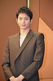 ナレーション収録を行った向井理「百瀬、こっちを向いて。」