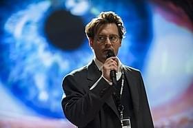 「トランセンデンス」の一場面「トランセンデンス」