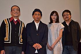 舞台挨拶に出席した遠藤章造、石橋杏奈ら「バスジャック」