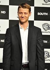 若き日のゴードン警部を 演じるベン・マッケンジー「バットマン」